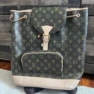 Beautiful large Brown and Tan Monogram Backpack - Dupe!